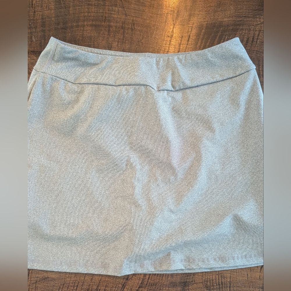 Elegant Silver Women's Golf Skort - Picture 6 of 6